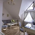 Estera - Hotel&restauracja Hotel Michałowice