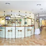 Estera - & Restauracja Michałowice