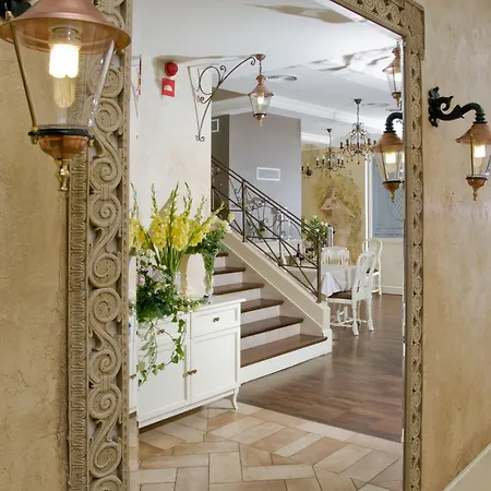 Estera - & Restauracja Hotel