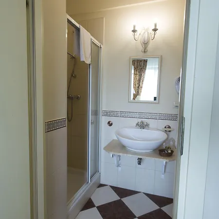 Estera - & Restauracja 4*