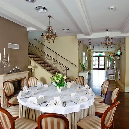 Estera - & Restauracja Hotel Michałowice