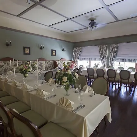 Hotel Estera - & Restauracja 4*