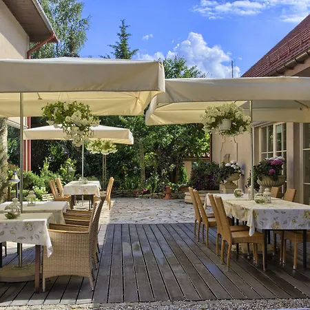 Estera - & Restauracja 4* Michałowice