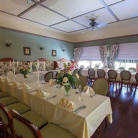 酒店 艾斯特拉别墅餐厅酒店
