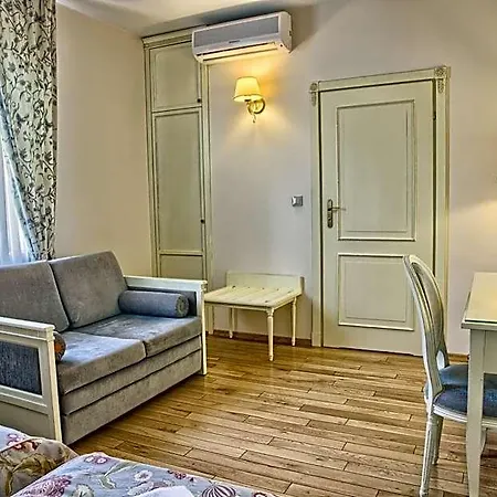 酒店 艾斯特拉别墅餐厅酒店 Michałowice