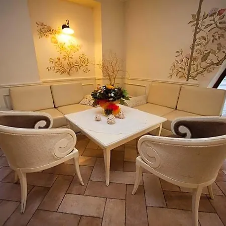 酒店 艾斯特拉别墅餐厅酒店 Michałowice