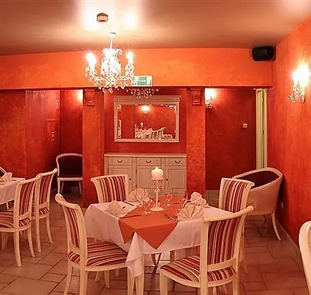 ホテル Estera - & Restauracja 4*