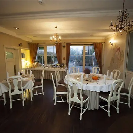 Hotel Estera - & Restauracja 4*