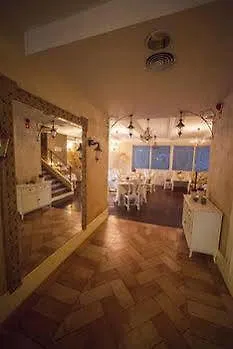 ホテル Estera - & Restauracja 4*
